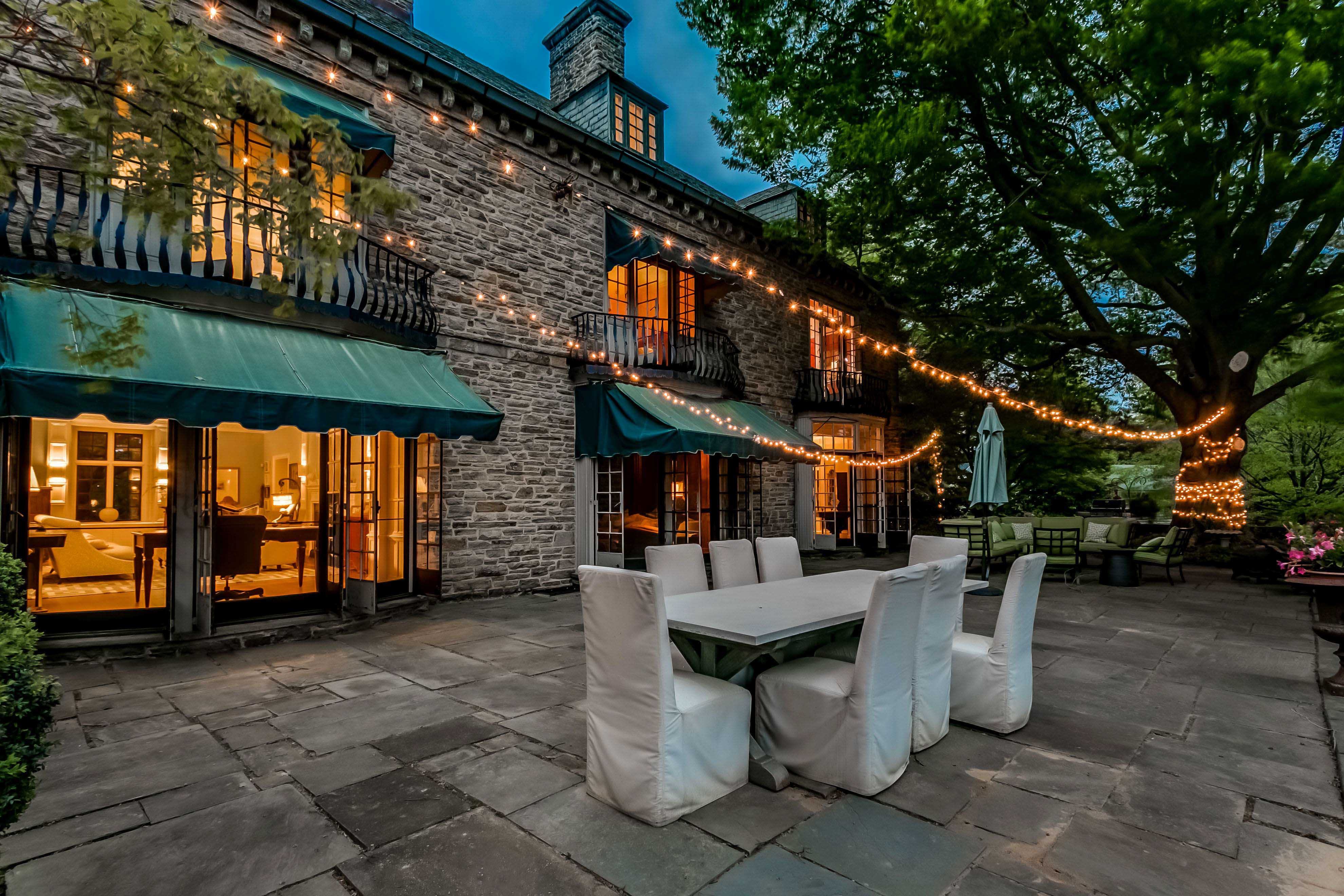 31 Woodbrook Ln, Baltimore, Maryland 21212, 8 Bedrooms Bedrooms, 15 Rooms Rooms,6 BathroomsBathrooms,Residential,Vault Closed,Woodbrook Ln,1010015828